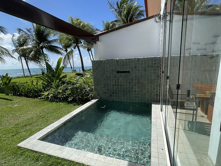 Charming beachfront house in Carneiros - Car002