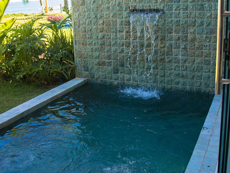 Charming beachfront house in Carneiros - Car002