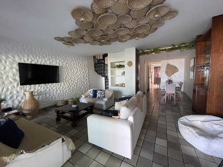 Charming beachfront house in Carneiros