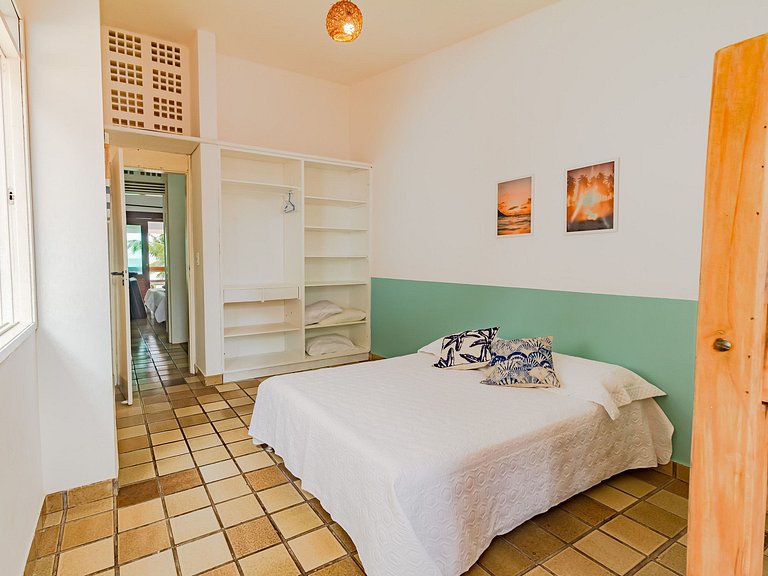 Charming beachfront house in Carneiros