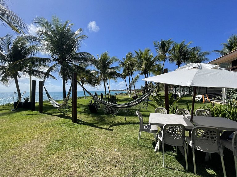 Charming beachfront house in Carneiros - Car002