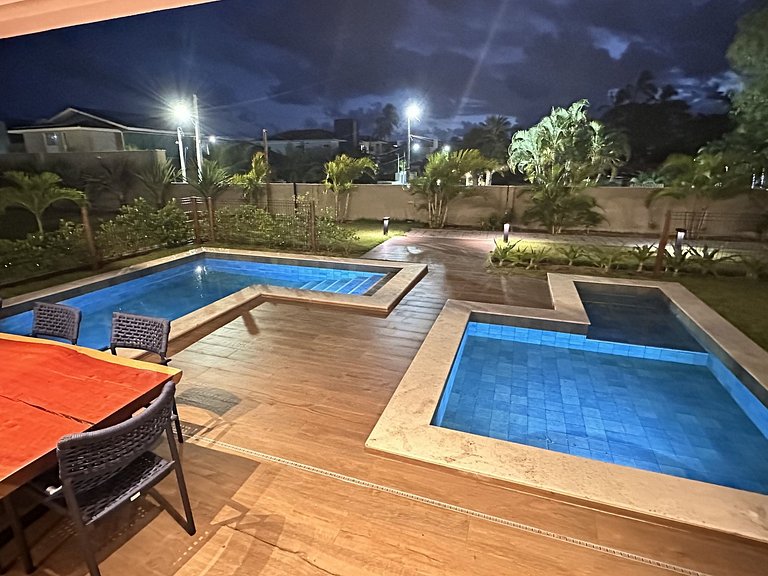 Прекрасная четырехкомнатная квартира рядом с Порту-де-Галинь