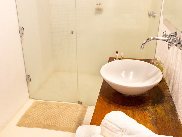 Maison avec 4 suites à Arraial d'Ajuda - Adj010