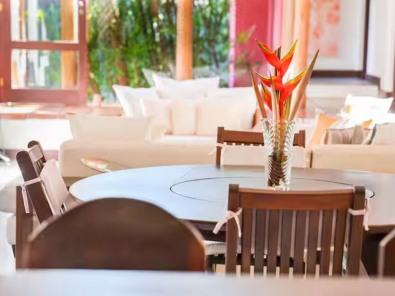 Casa de 4 suítes em Arraial d'ajuda - Adj010