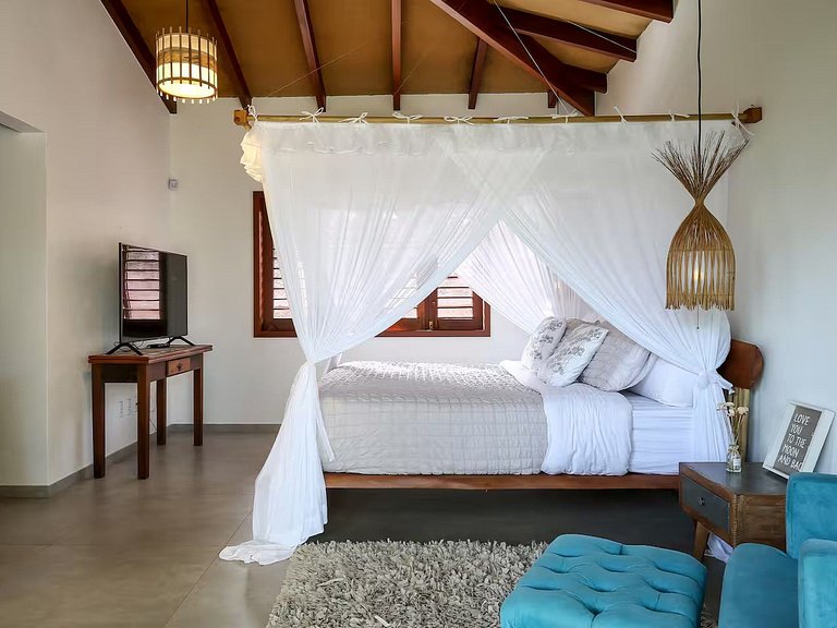 Villa de 6 suites à Arraial D'ajuda - Adj011