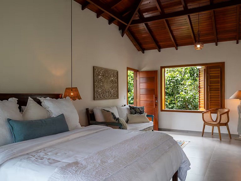 Villa de 6 suites à Arraial D'ajuda - Adj011