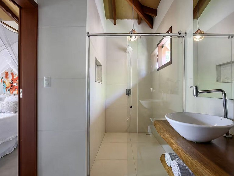 Villa de 6 suítes em Arraial D'ajuda - Adj011