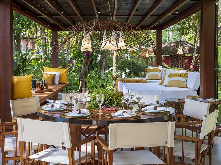 Villa de 6 suites à Arraial D'ajuda - Adj011