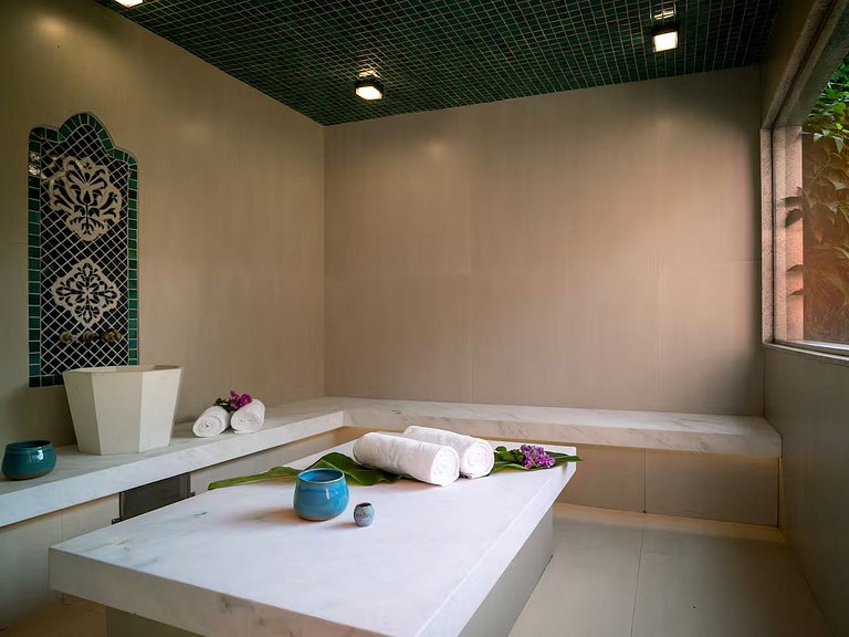 Villa de 6 suites à Arraial D'ajuda - Adj011