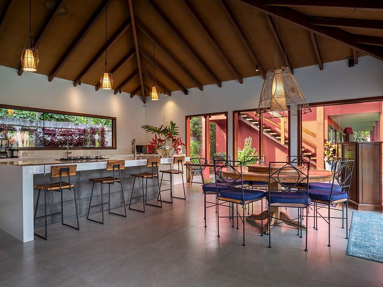 Villa de 6 suites en Arraial D'ajuda - Adj011