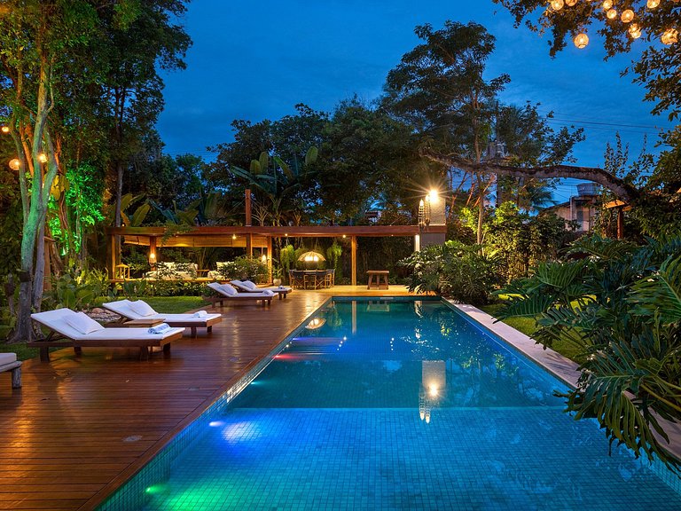 Villa de 6 suites à Arraial D'ajuda - Adj011