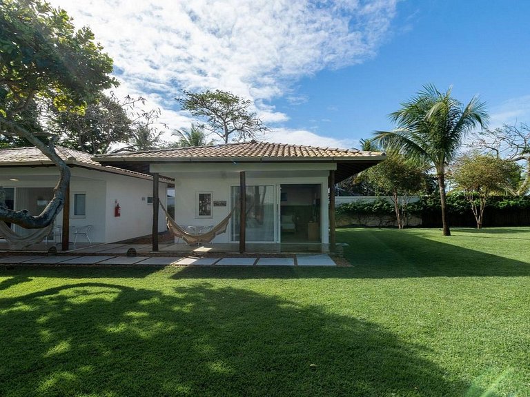 Villa de 12 suites en Arraial d'Ajuda - Adj013