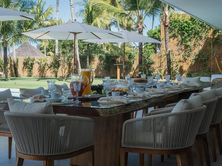 Villa de 12 suites à Arraial d'Ajuda - Adj013