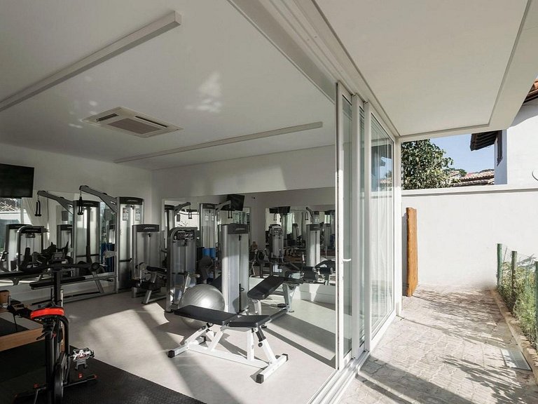 Villa de 12 suites en Arraial d'Ajuda - Adj013