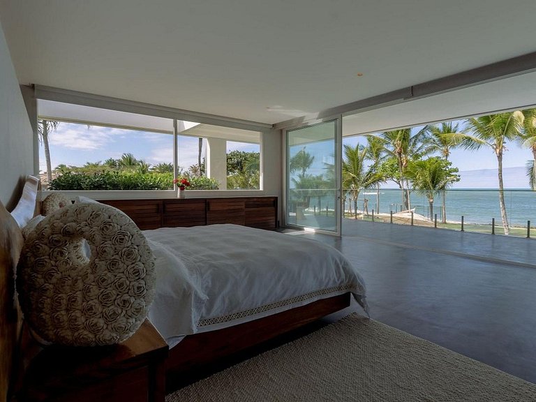 Villa de 12 suítes em Arraial d'Ajuda - Adj013