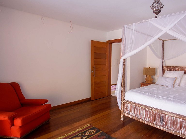 Six-suite house in Arraial D'Ajuda - Adj012