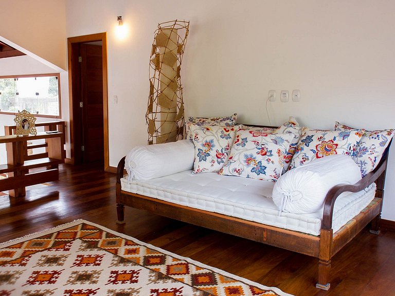 Casa de 6 suítes em Arraial D'Ajuda - Adj012