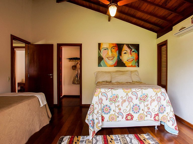 Six-suite house in Arraial D'Ajuda - Adj012