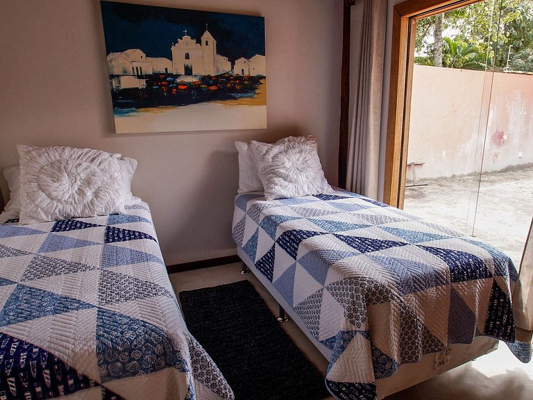 Casa de seis suites en Arraial D'Ajuda - Adj012