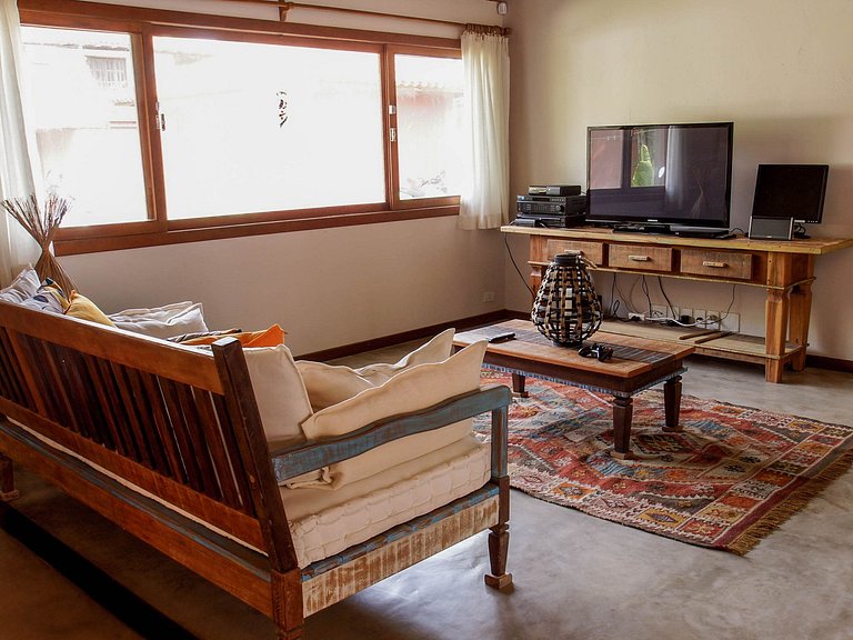 Six-suite house in Arraial D'Ajuda - Adj012