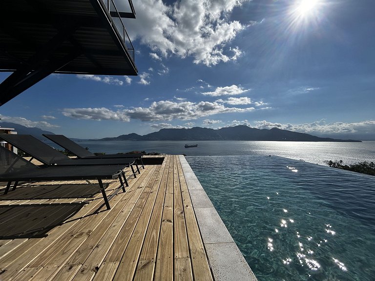 6-suite villa with pool in Ilhabela - Ilb004