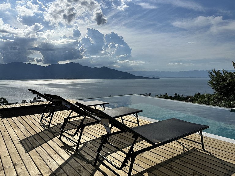 Villa con 6 suite e piscina a Ilhabela