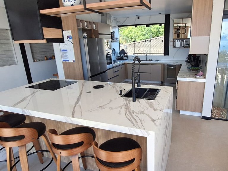 Villa con 6 suite e piscina a Ilhabela