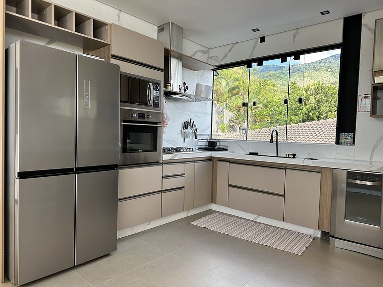Villa con 6 suite e piscina a Ilhabela