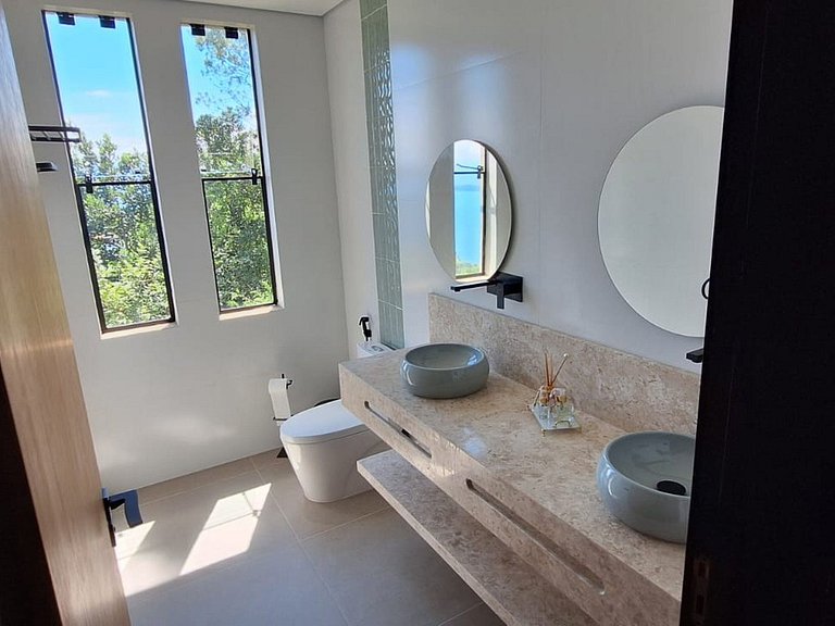 6-suite villa with pool in Ilhabela - Ilb004