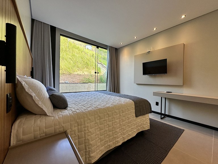 6-suite villa with pool in Ilhabela - Ilb004