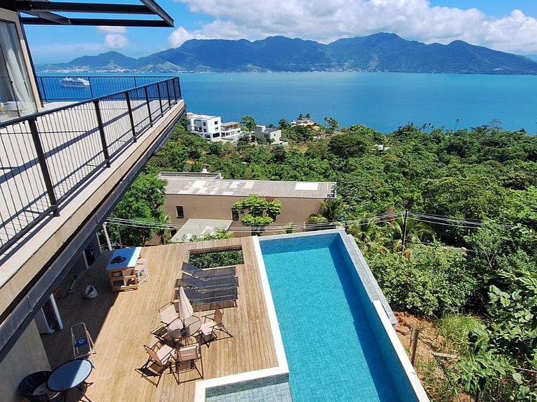 6-suite villa with pool in Ilhabela