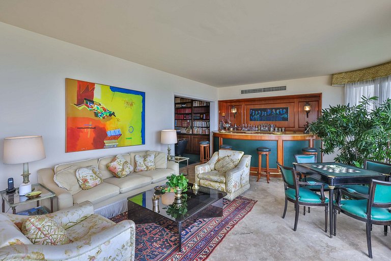 Apartamento de 5 habitaciones con vista al mar en Arpoador -