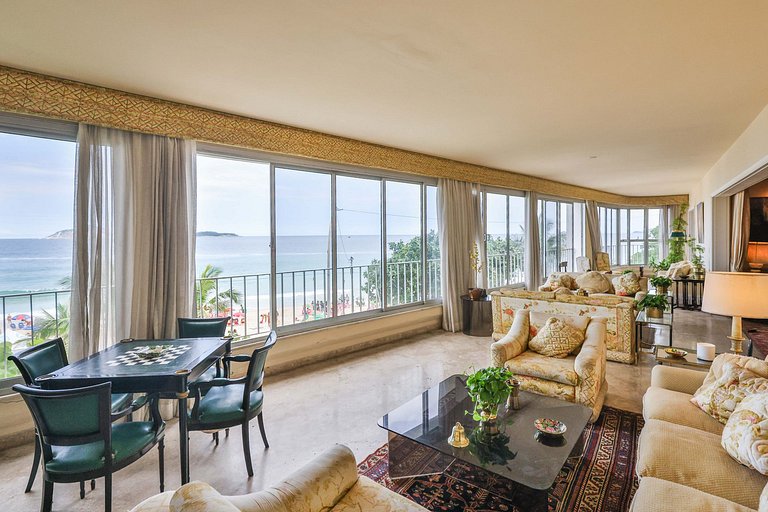 Apartamento clássico de 5 quartos no Arpoador