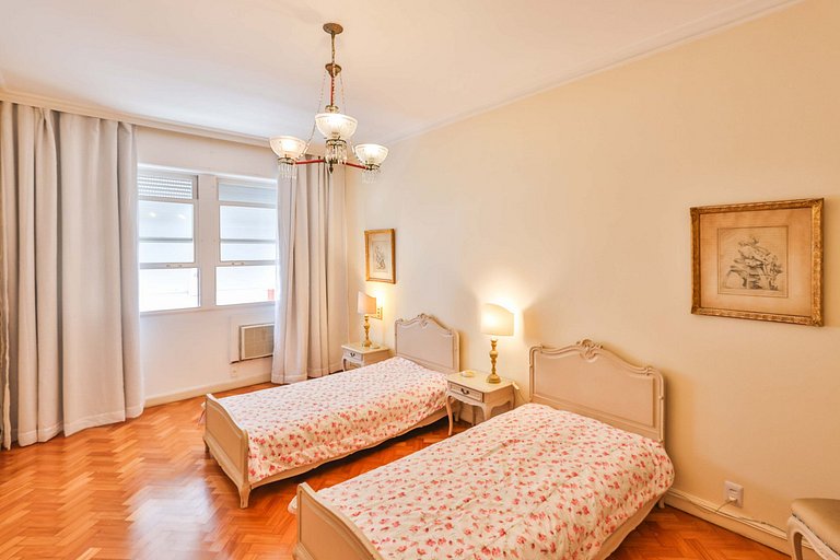 Apartamento clássico de 5 quartos no Arpoador