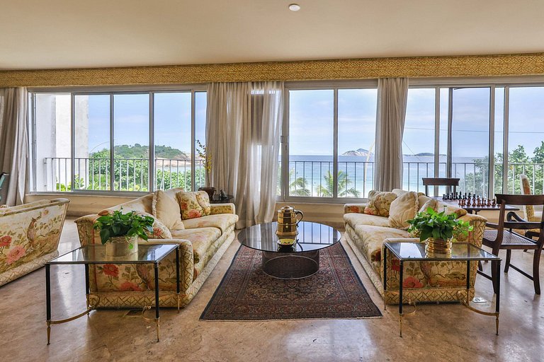 Classic 5-bedroom apartment in Arpoador - Arp001