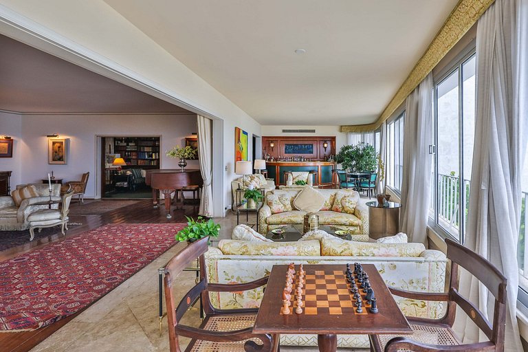 Apartamento clássico de 5 quartos no Arpoador