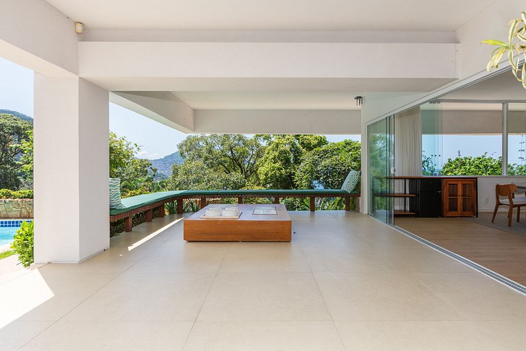 Hermosa villa con piscina en São Conrado
