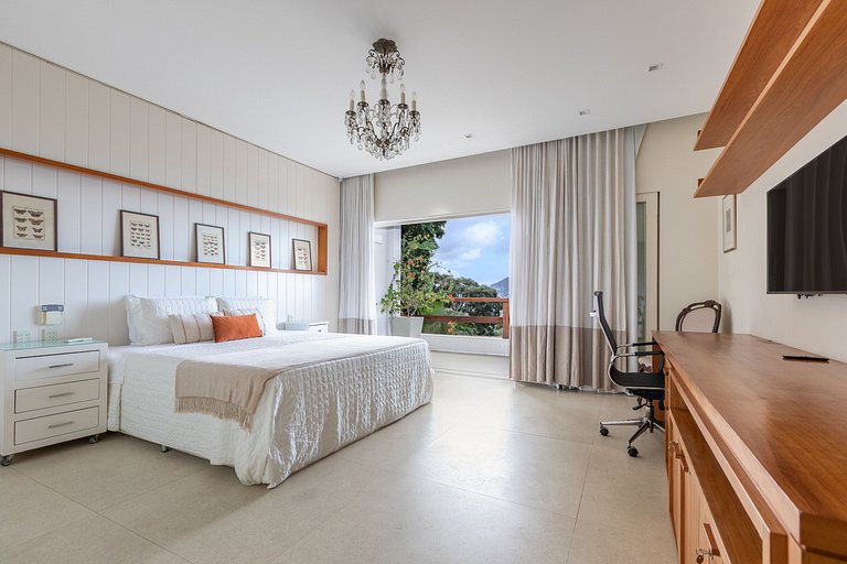 Hermosa villa con piscina en São Conrado - Sco015