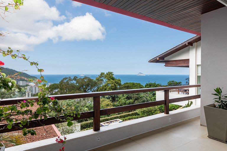 Hermosa villa con piscina en São Conrado - Sco015