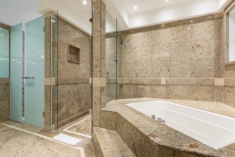 Stunning villa with pool in São Conrado - Sco015