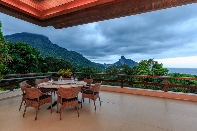 Hermosa villa con piscina en São Conrado