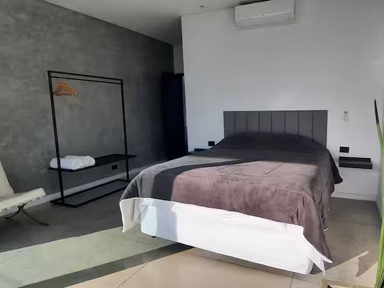 Villa de 6 suítes em Bragança Paulista - Bra001