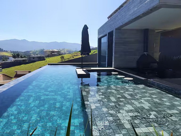 Villa de 6 suítes em Bragança Paulista - Bra001