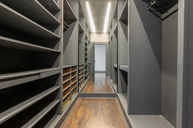 Mansão em meio à natureza no Itanhangá - Itg001