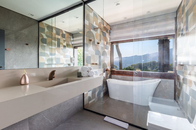 Mansão em meio à natureza no Itanhangá - Itg001