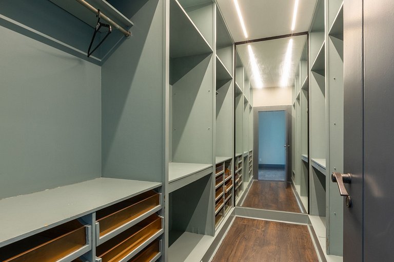 Mansão em meio à natureza no Itanhangá - Itg001