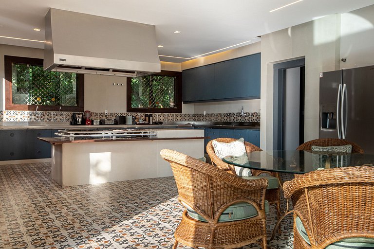 Villa immerse in nature at Itanhangá - Itg001