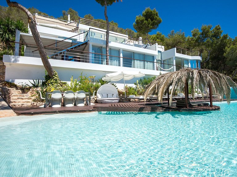 Fabulous 8-suite villa in Ibiza - Ibz001