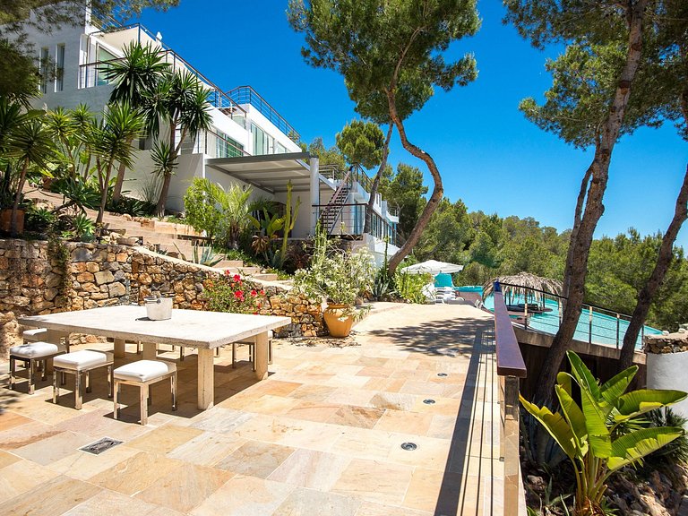 Fabulous 8-suite villa in Ibiza