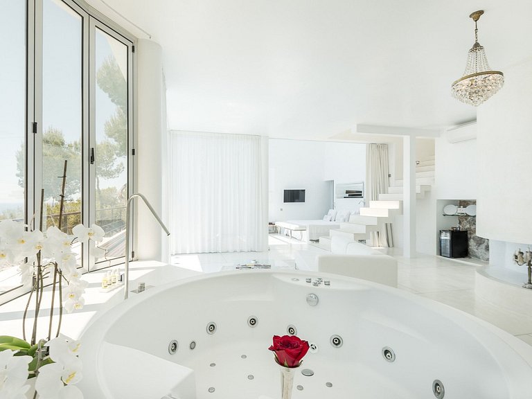 Fabulous 8-suite villa in Ibiza